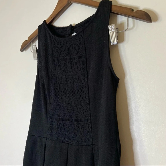 Lace Midi / Mini Dress Black Sleeveless Pleated Open Back Dress Size Small Event - Picture 2 of 13